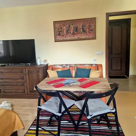 Mountain View Maggie Banszko